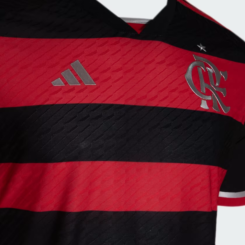 camisa-jogador-flamengo-home-titular-listrada-preta-vermelha-2024-2025