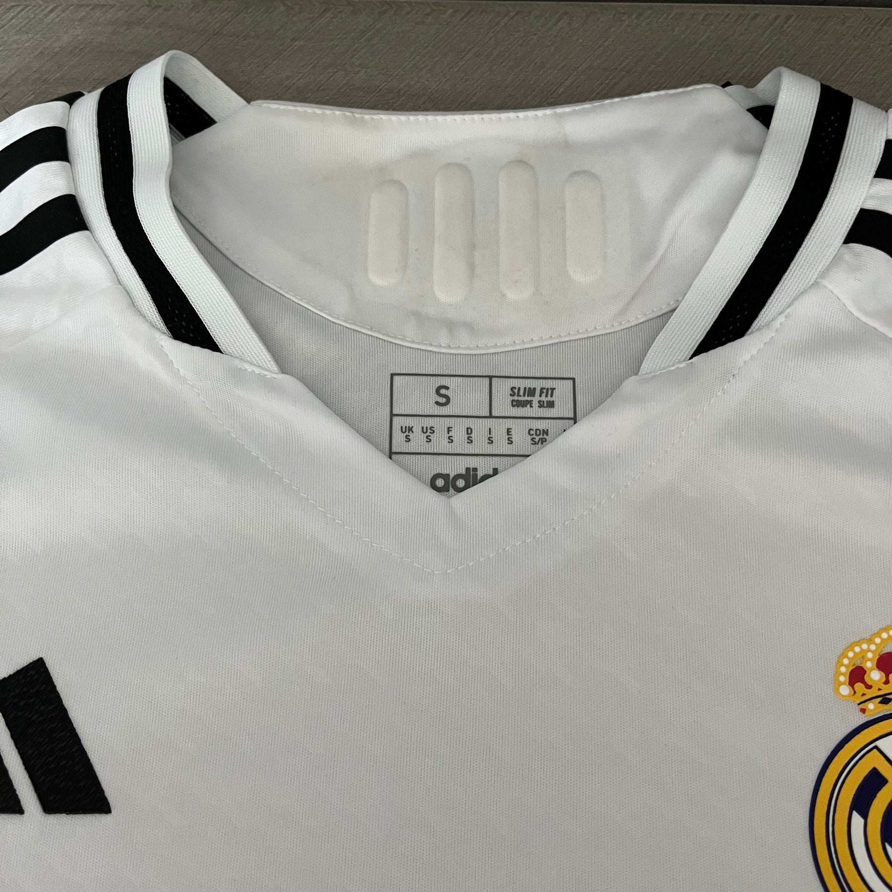 camisa-real-madrid-jogador-temporada-2024-2025-branca-home-titular