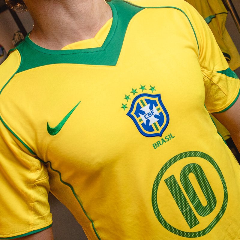 Camisa Retrô Brasil 2004 I Total 90 Ronaldinho