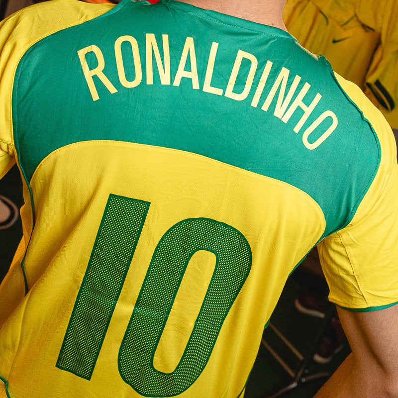 Camisa Retrô Brasil 2004 I Total 90 Ronaldinho