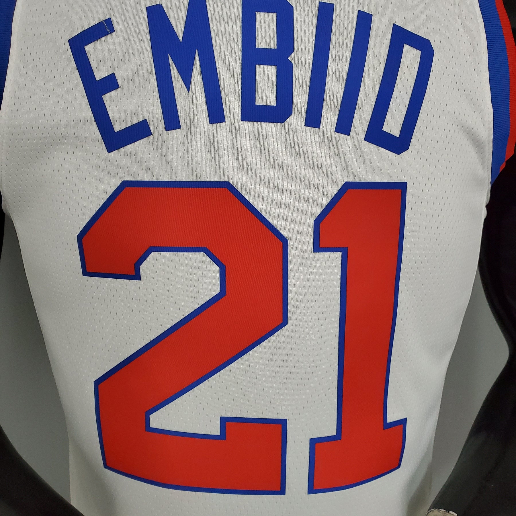 Regata NBA Philadelphia 76ers - Joel Embiid #21 Edição Limitada Cursiva