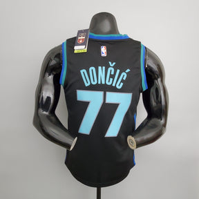 Regata NBA Dallas Mavericks - Doncic #77 Big Bull Head Black