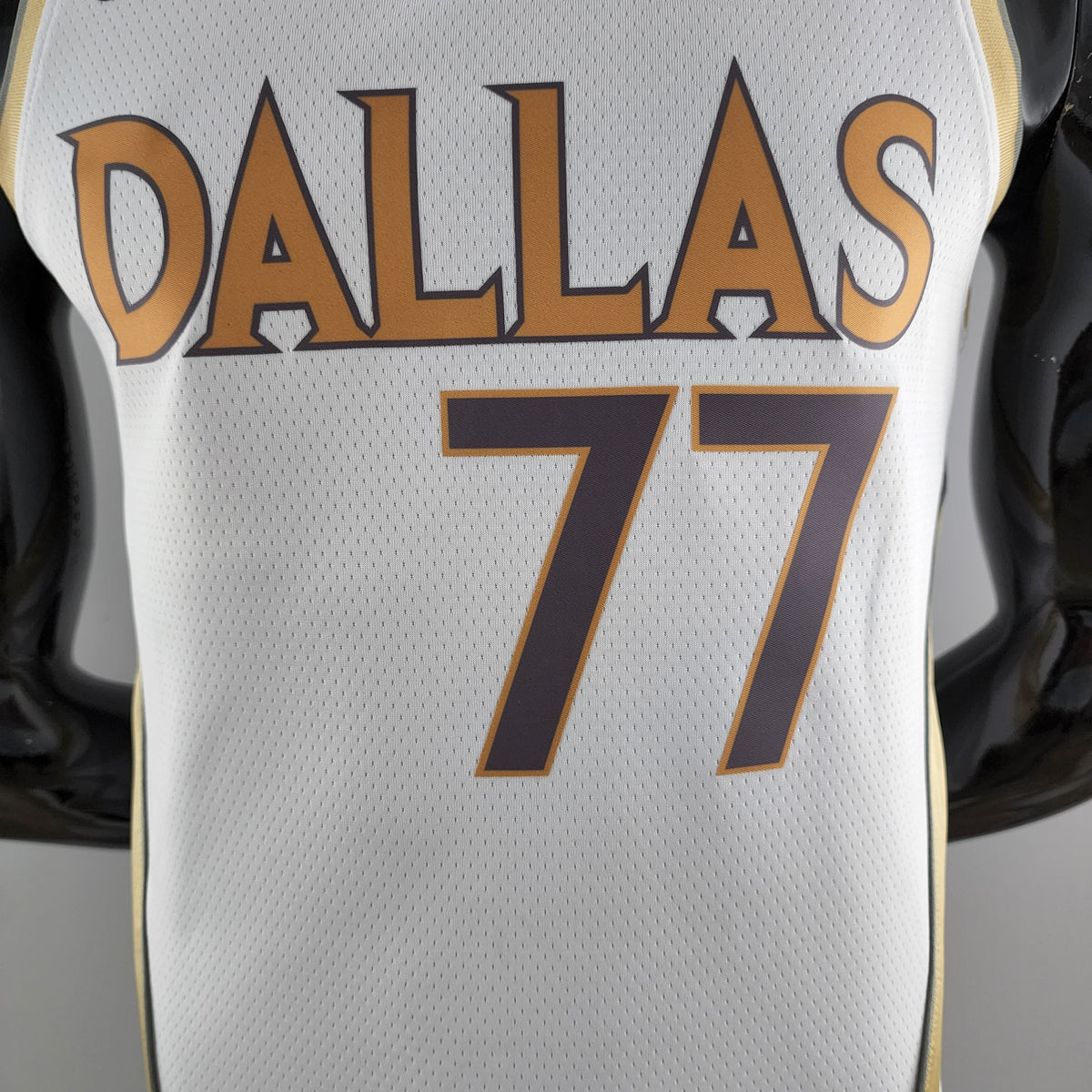 Regata NBA Dallas Mavericks - Doncic #77 City Edition White